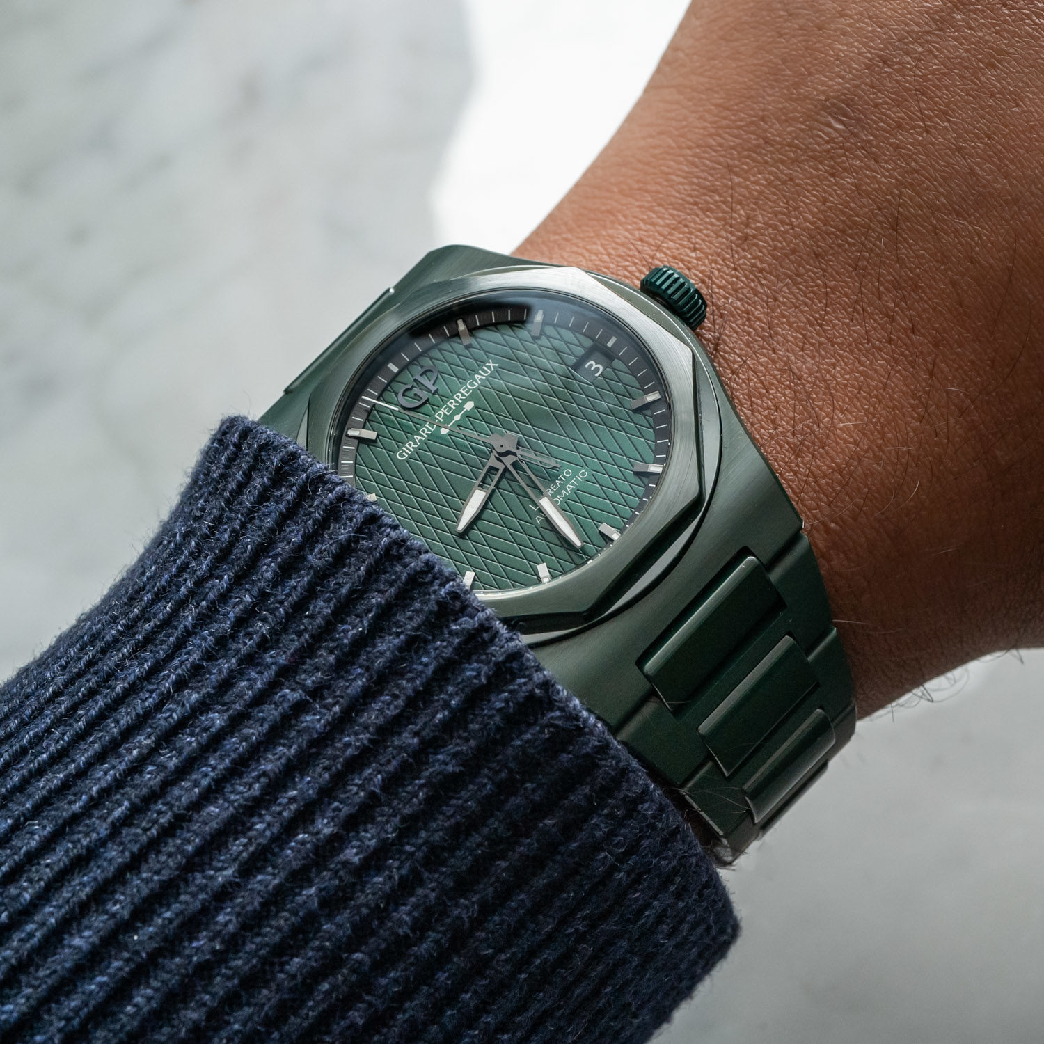Girard-Perregaux Laureato Green Ceramic Aston Martin