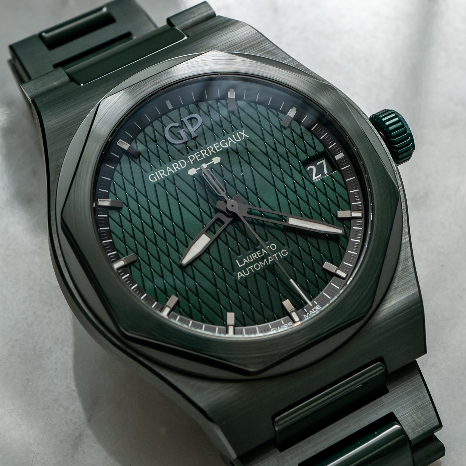 Girard-Perregaux Laureato Green Ceramic Aston Martin