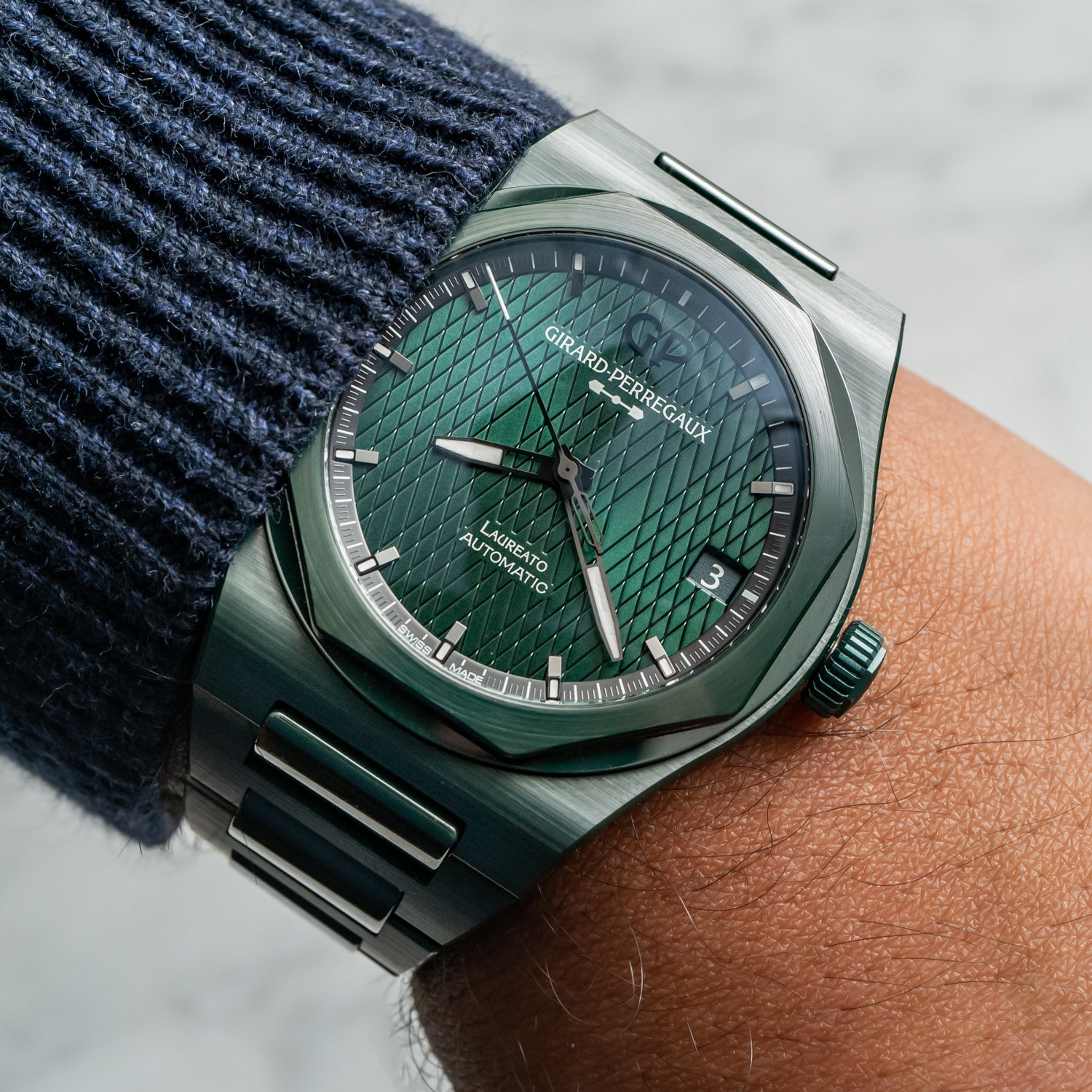 Girard-Perregaux Laureato Green Ceramic Aston Martin
